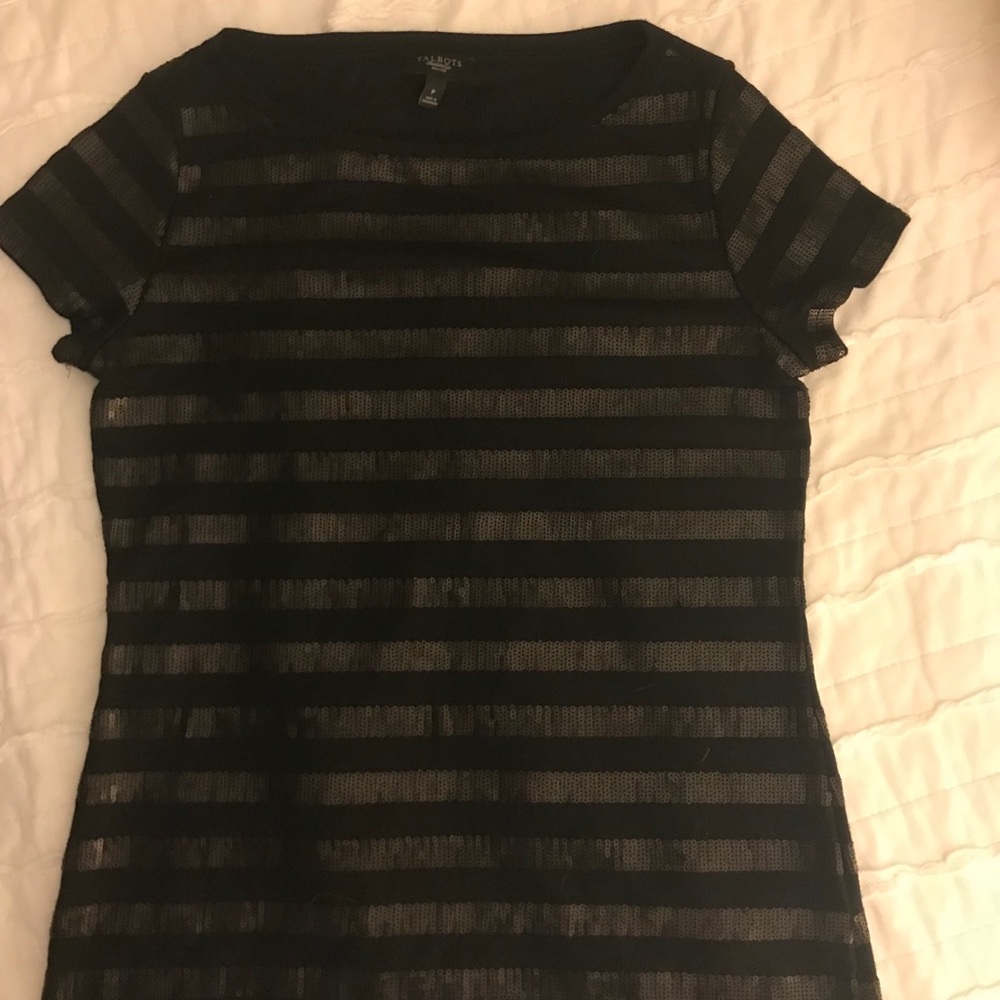 Black and gray striped women’s top